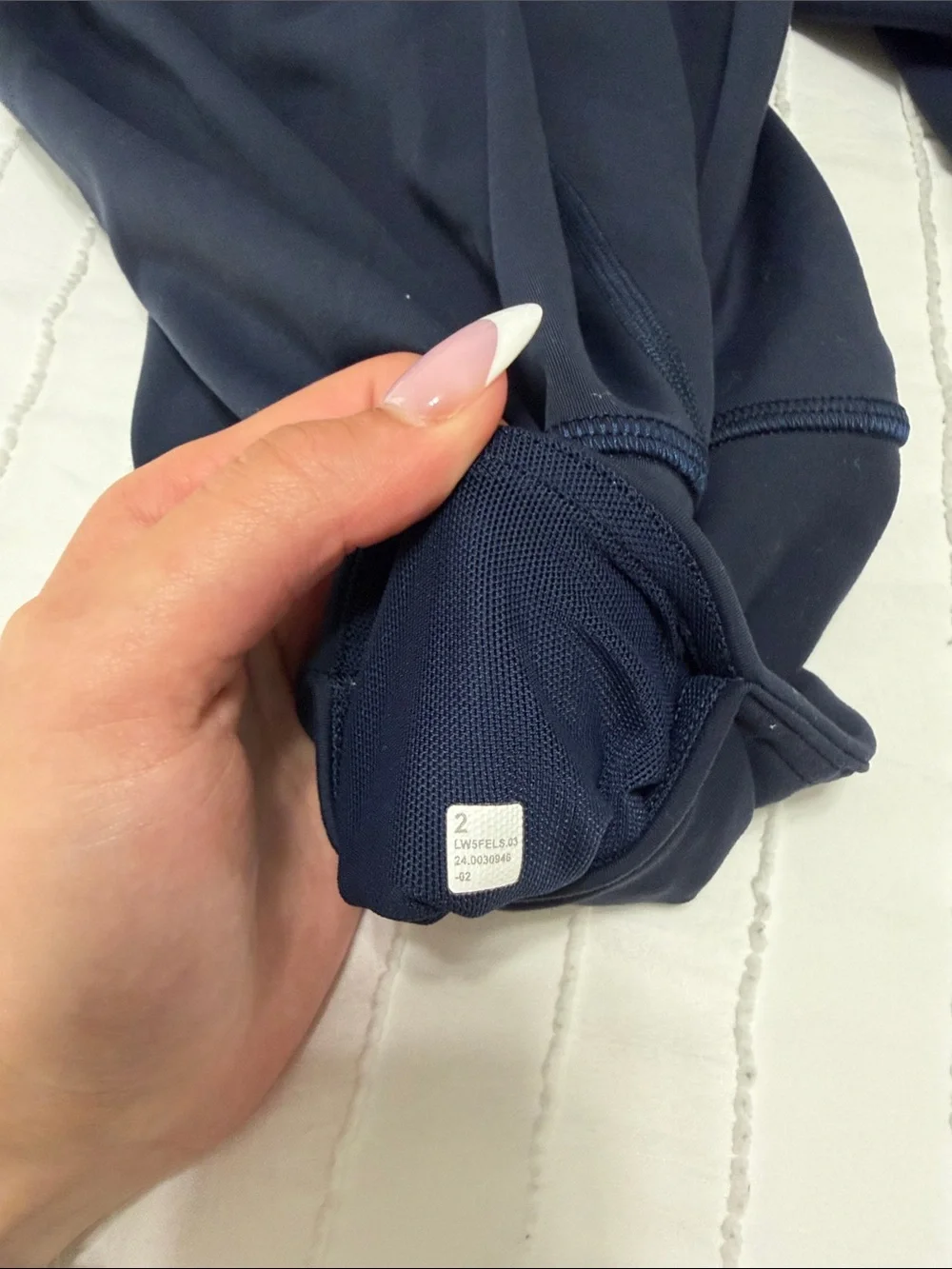 Lululemon Navy Blue Leggings size 2 25” inseam